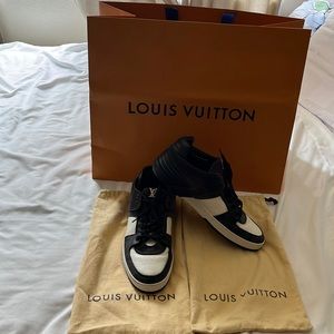Vintage Men’s Louis Vuitton low sneaker damier black and white.